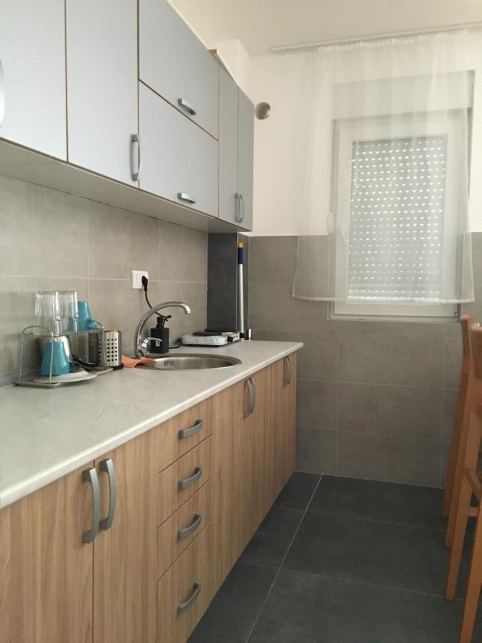 Cool Apartments With Free Parking Cacak Exterior photo