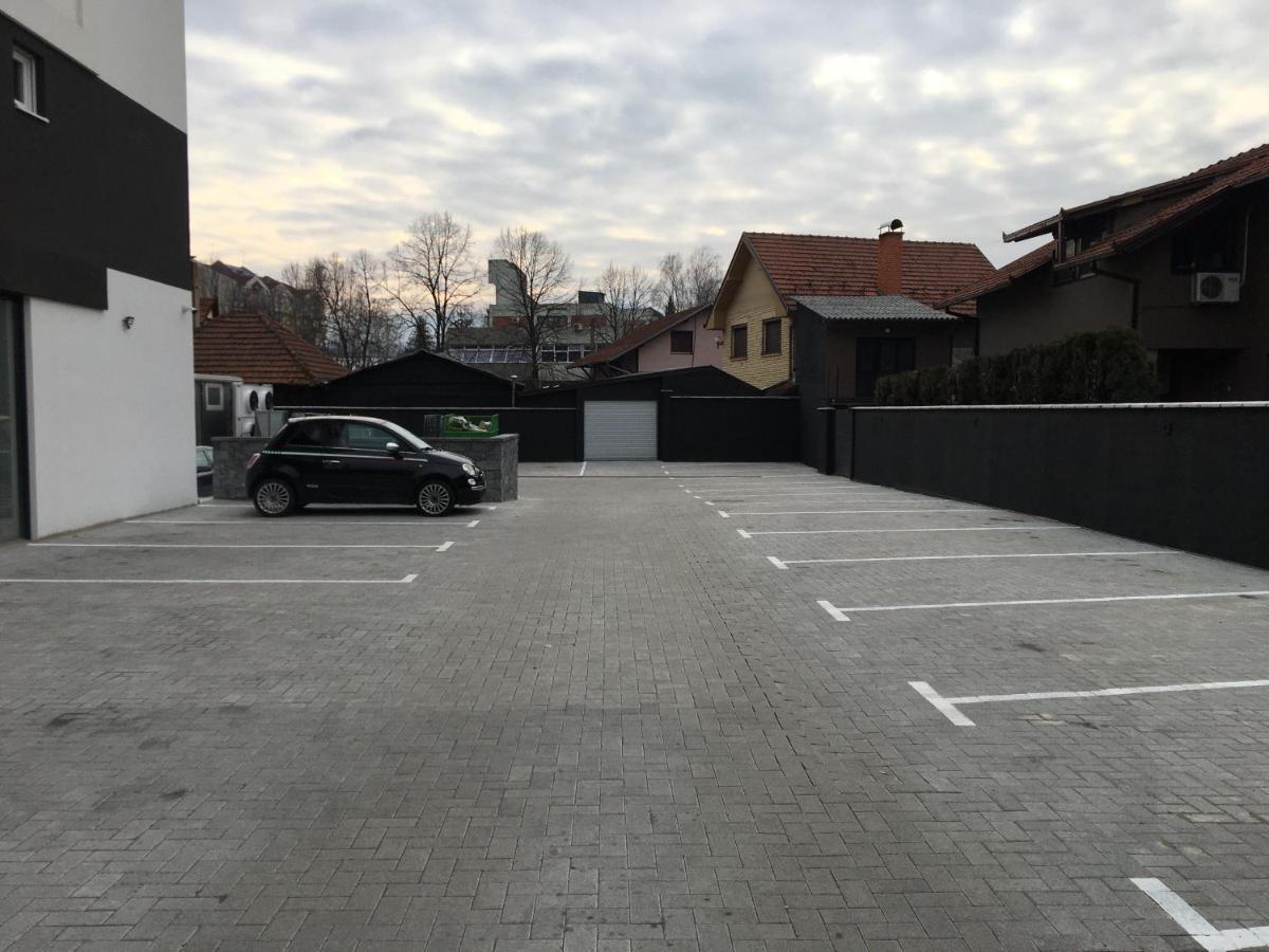 Cool Apartments With Free Parking Cacak Exterior photo