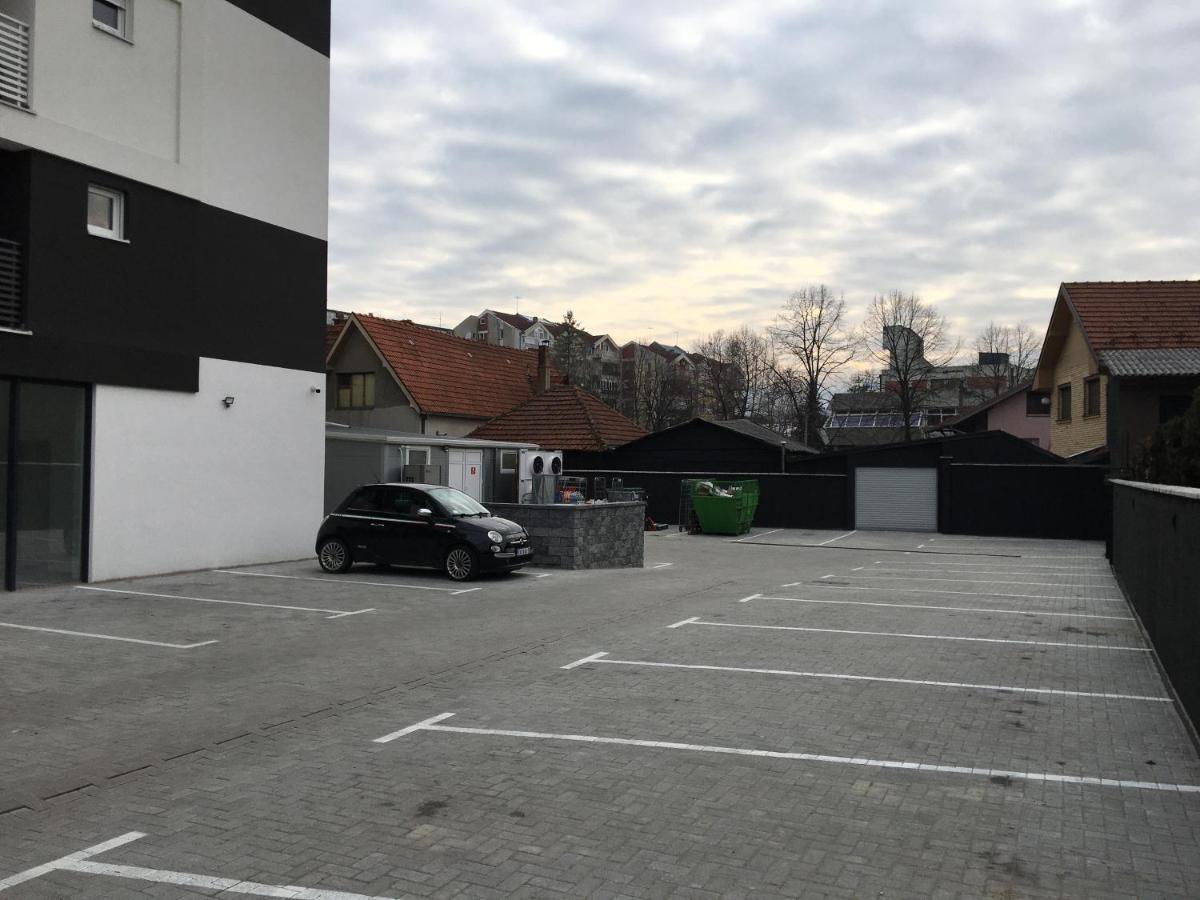 Cool Apartments With Free Parking Cacak Exterior photo