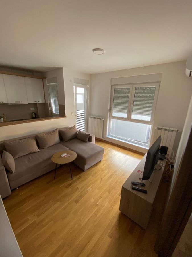 Cool Apartments With Free Parking Cacak Exterior photo