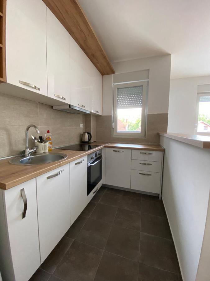Cool Apartments With Free Parking Cacak Exterior photo