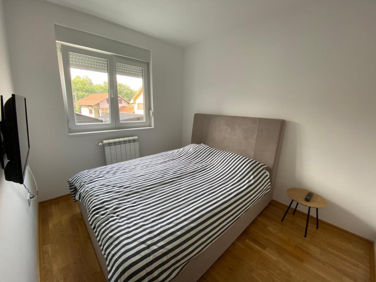 Cool Apartments With Free Parking Cacak Exterior photo