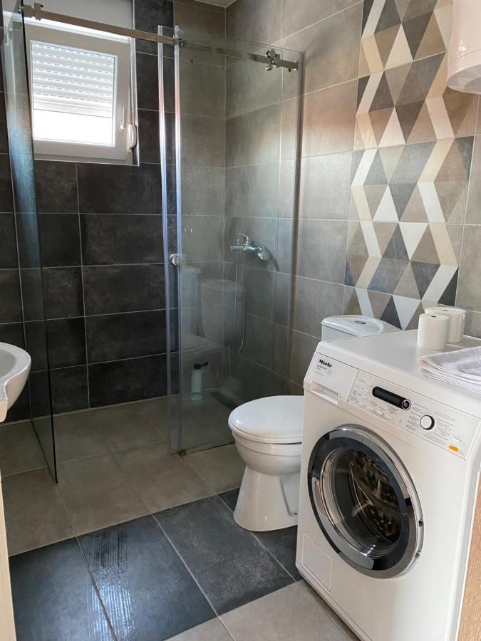 Cool Apartments With Free Parking Cacak Exterior photo