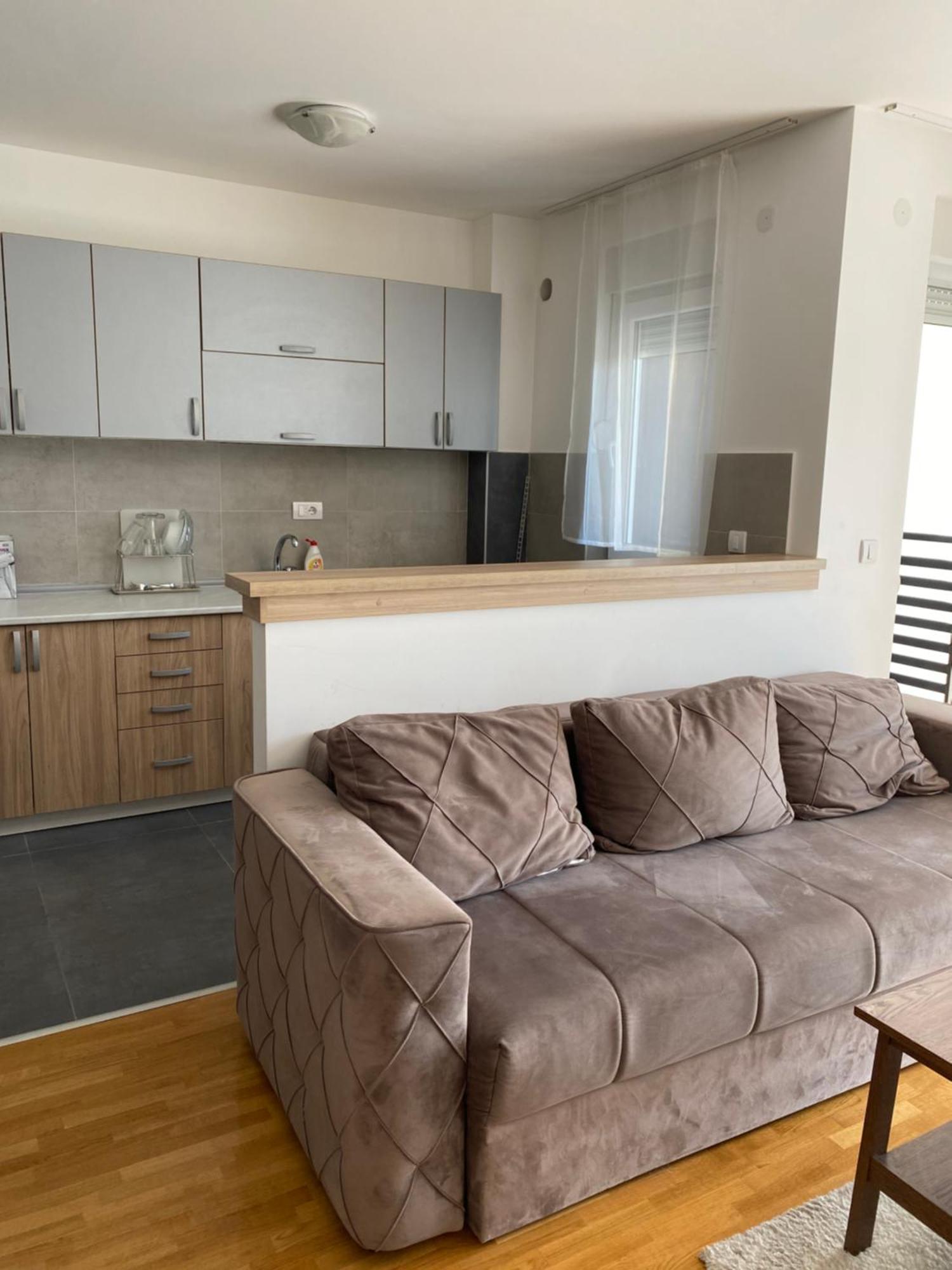Cool Apartments With Free Parking Cacak Exterior photo