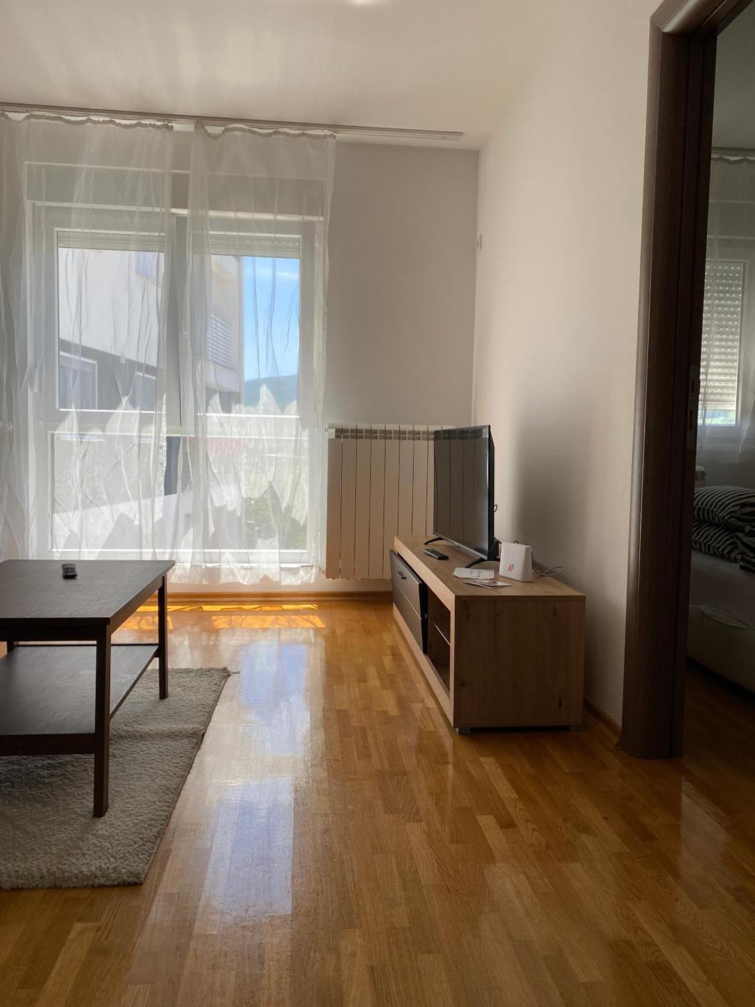 Cool Apartments With Free Parking Cacak Exterior photo