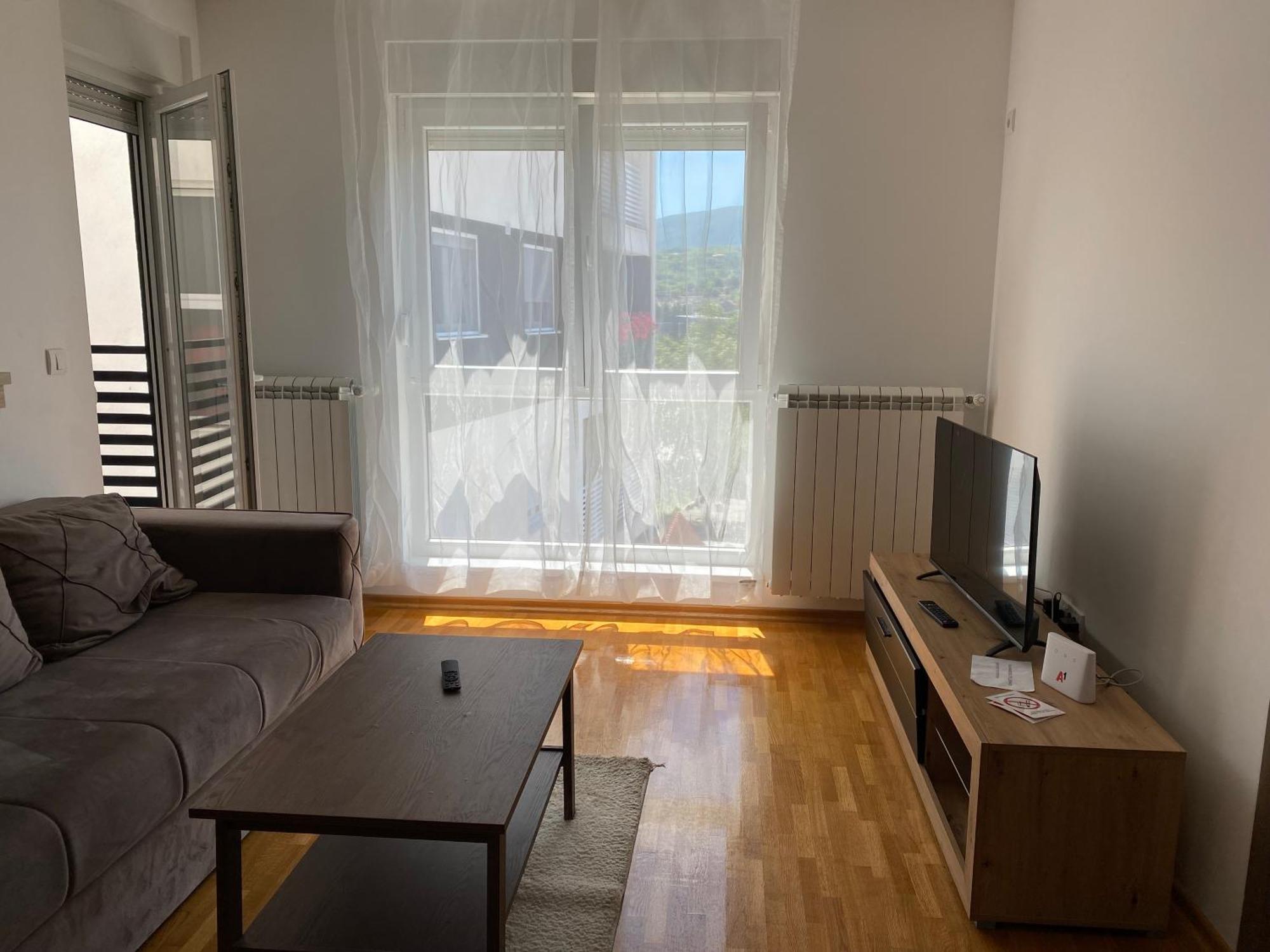 Cool Apartments With Free Parking Cacak Exterior photo